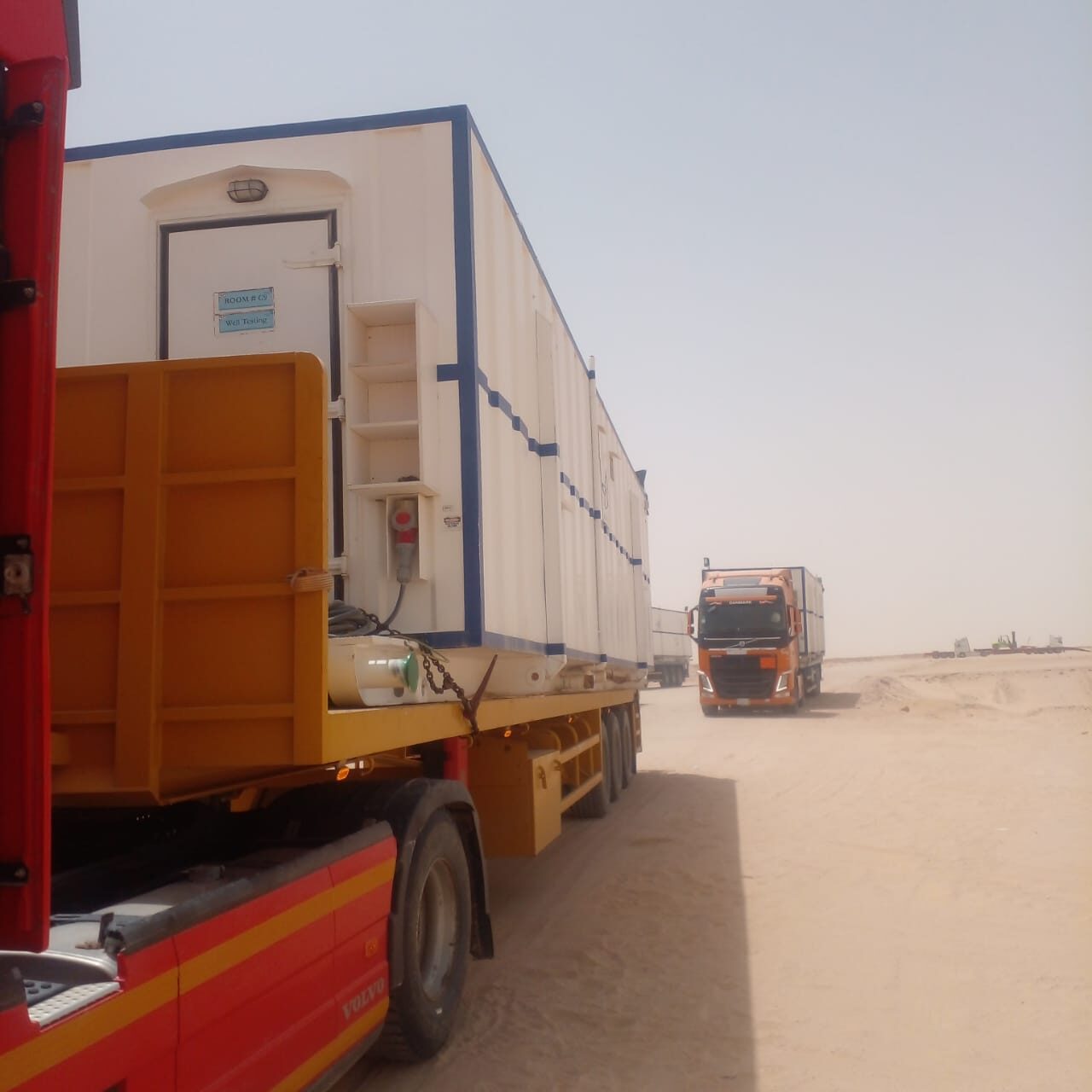 Oilfield well-testing modules in convoy